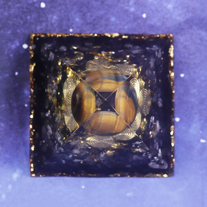 Orgonite Crystal Pyramid Chakras Decoration